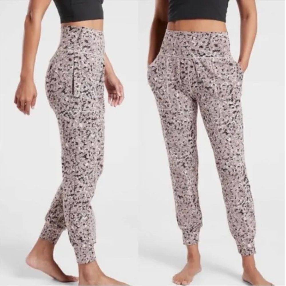Athleta Salutation textured jogger Meadow Decadent chocolate size 3x.